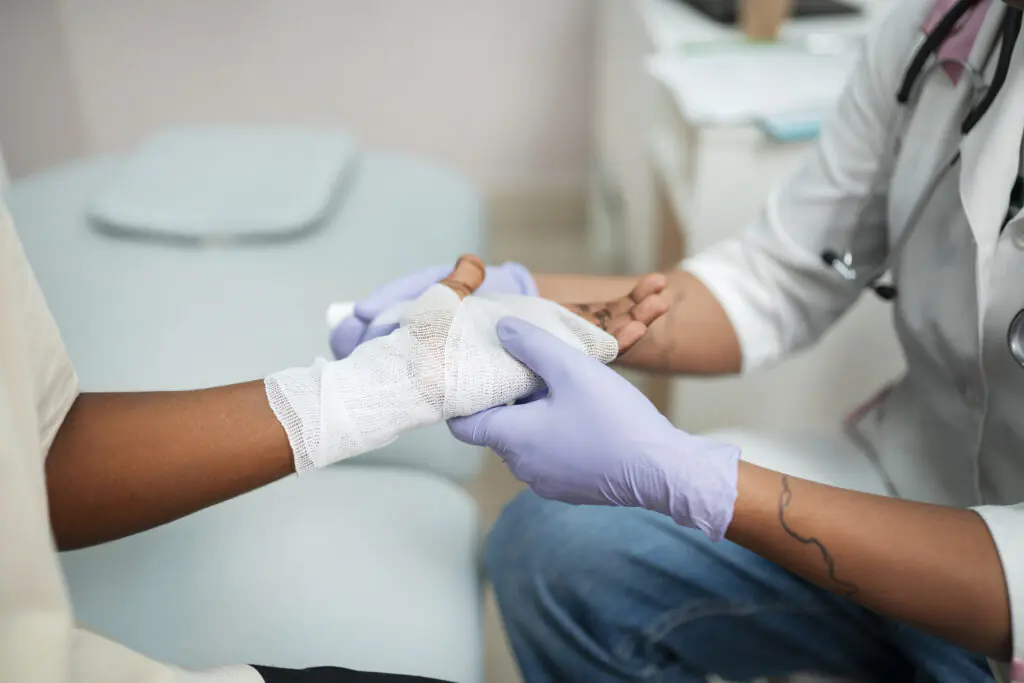Burn treatment in Indore hand dressing by specialist Best Plastic Surgeon in Indore